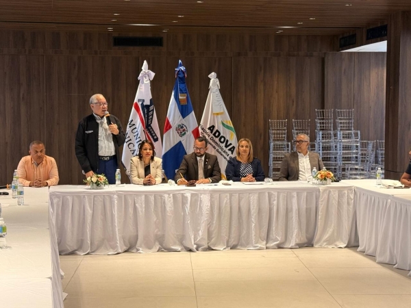 ADOVA RECHAZA Y CONDENA CAMPA&Ntilde;A DE DESCR&Eacute;DITO CONTRA EL DR. PEDRO RICHARDSON