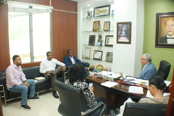 El Presidente y Director Ejecutivo de FEDODIM reciben a los alcaldes distritales de La Colonia y El Limón