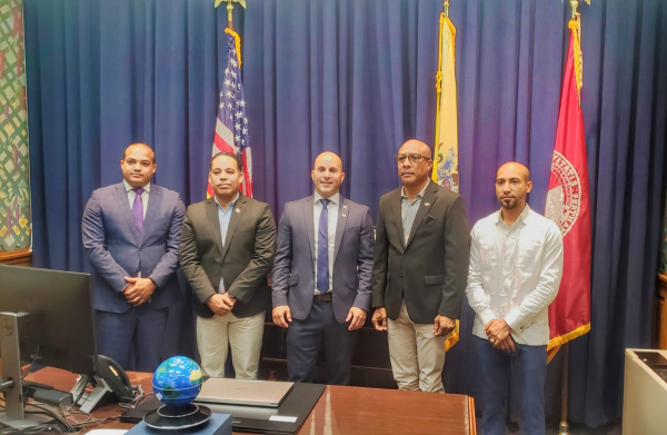 Comisión de FEDODIM, visita alcaldía de Perth Amboy, en la ciudad de New Jersey